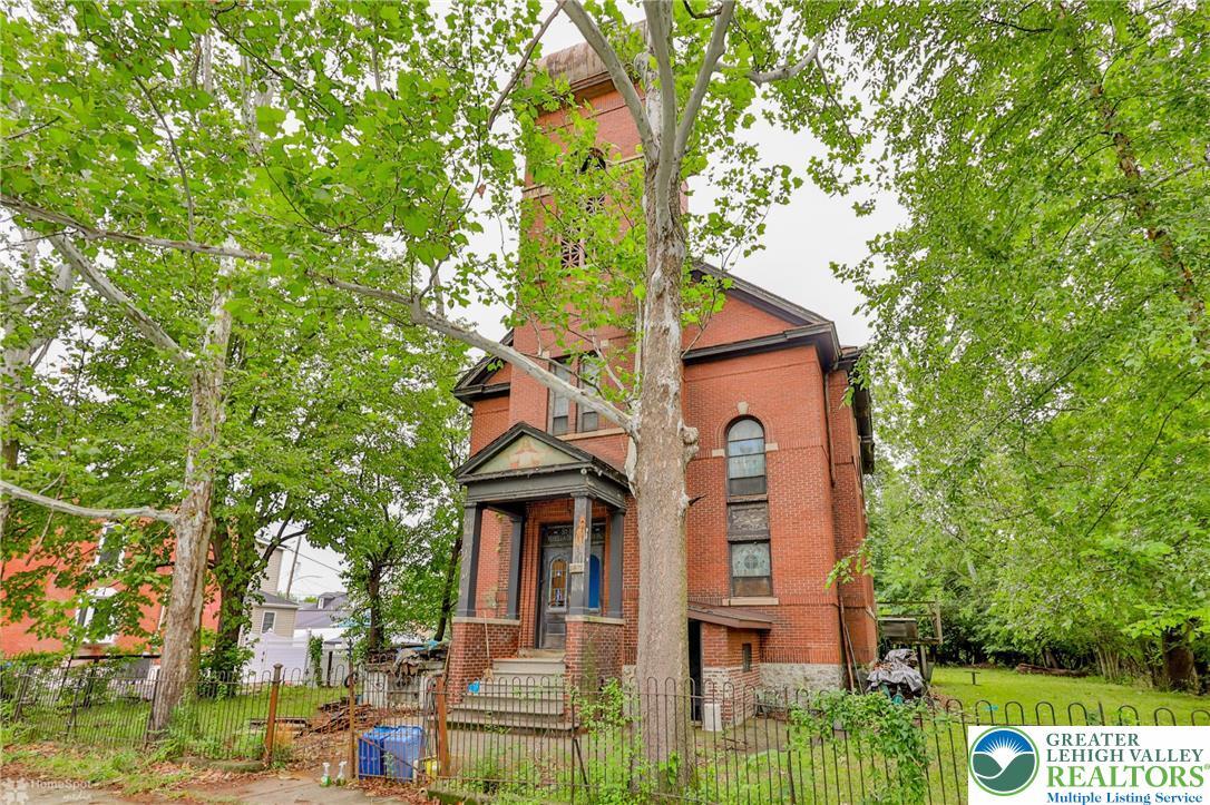Property Photo:  1521 E 6th Street  PA 18015 