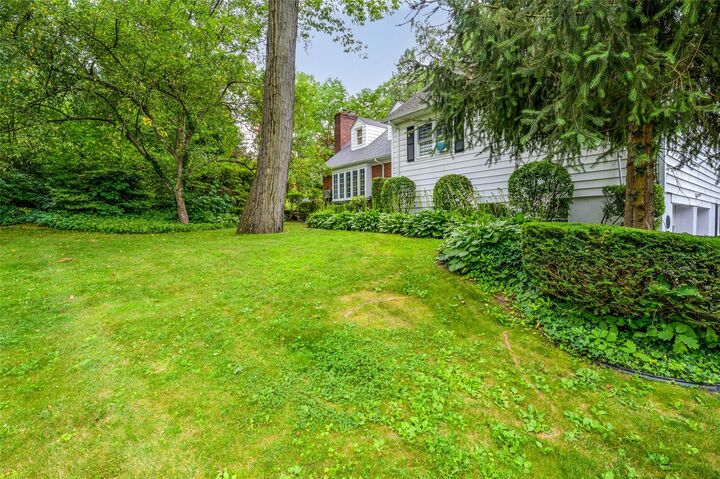 Property Photo:  9 Martin Road  NY 10701 