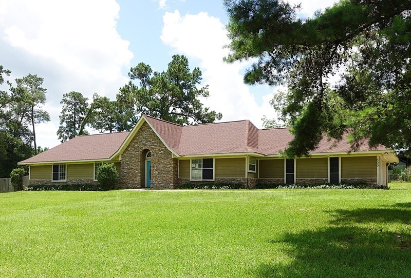 Property Photo: 600 Daily Street TX 75951