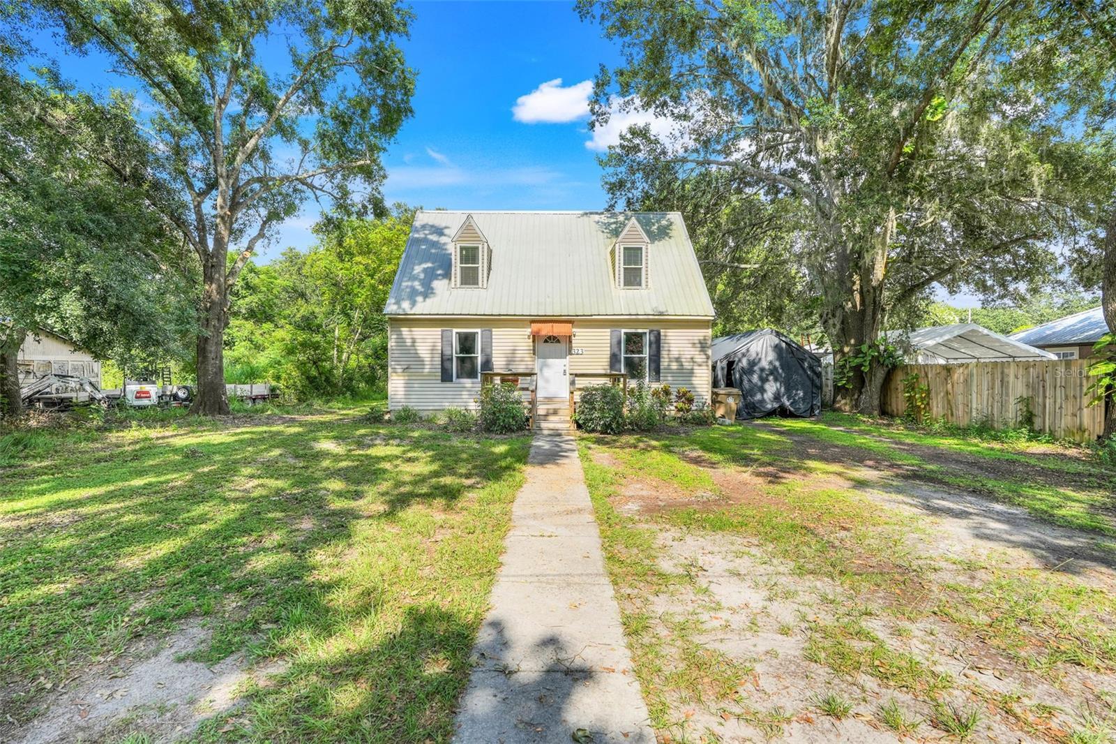 Property Photo:  323 Savage Way  FL 34736 