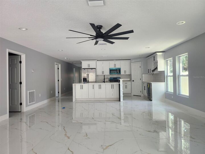 Property Photo:  2615 E 38th Avenue  FL 33610 