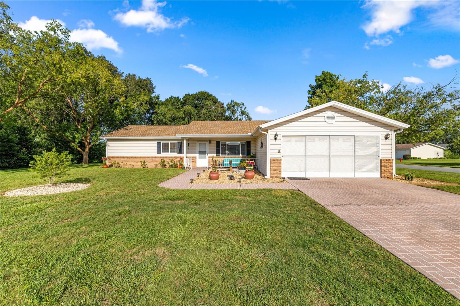 Property Photo: 17970 SE 102nd Court FL 34491