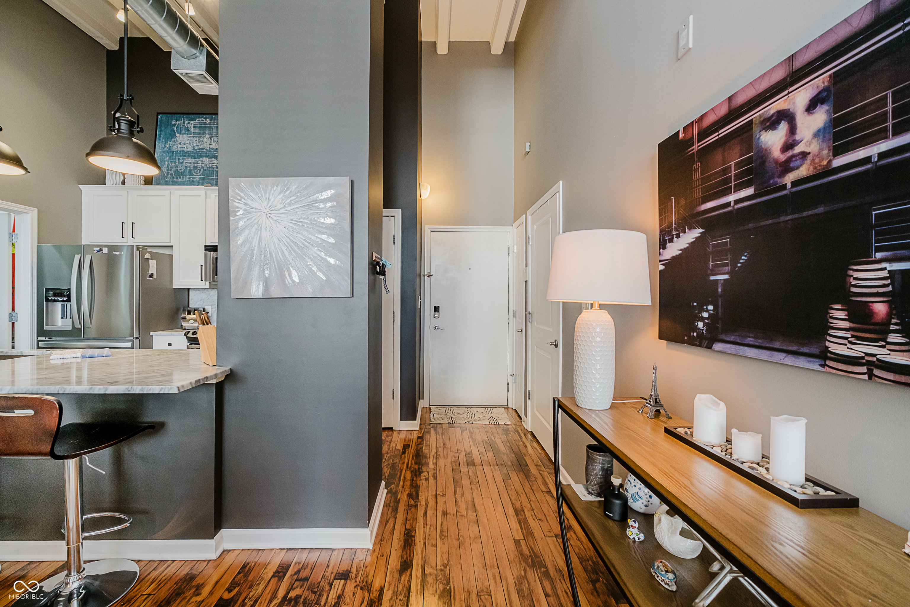 Property Photo: 624 E Walnut Street 26 IN 46204
