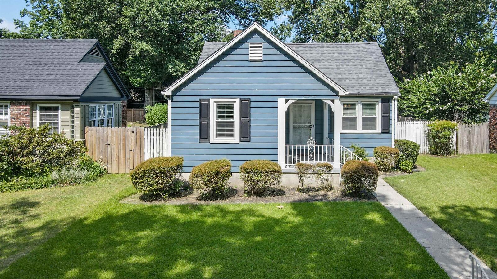 Property Photo:  75 W Lafayette St  TN 38111 