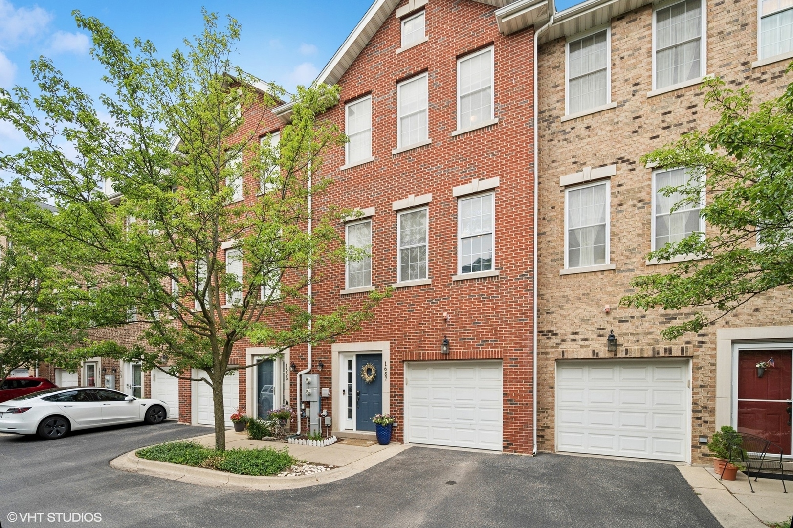 Property Photo:  1657 Church Street  IL 60201 