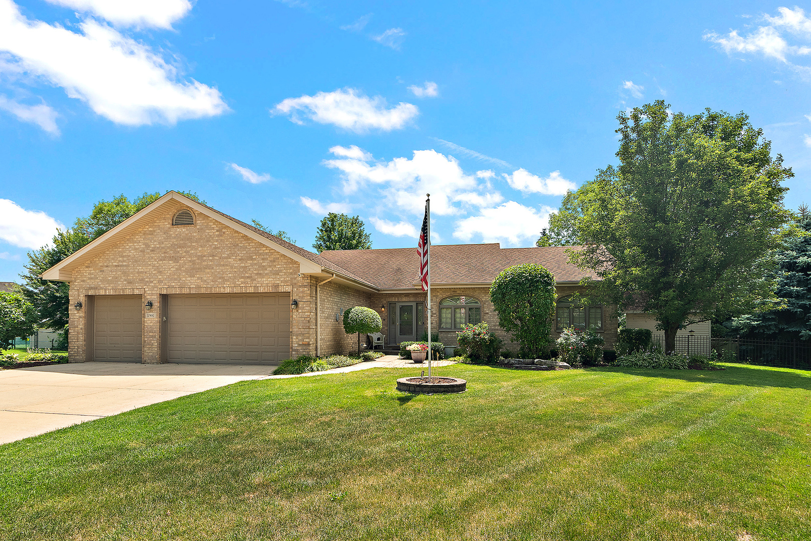 Property Photo:  11981 Camelot Avenue  IL 60448 