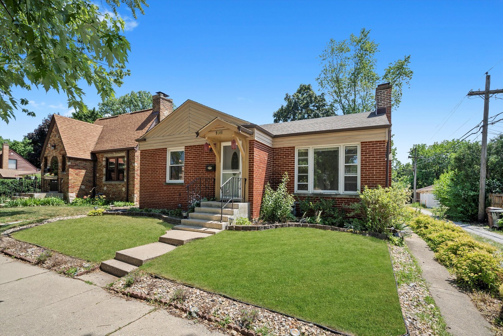 Property Photo: 5145 Lee Street IL 60077