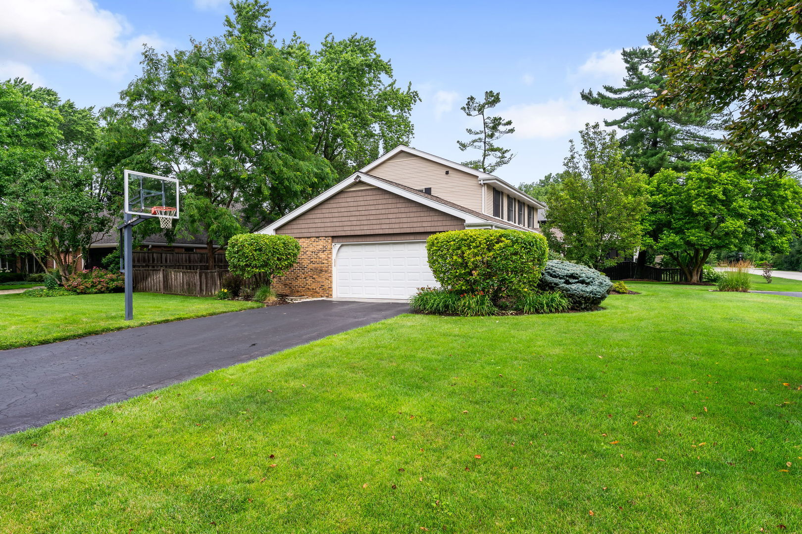 Property Photo: 2022 Brandon Road IL 60025