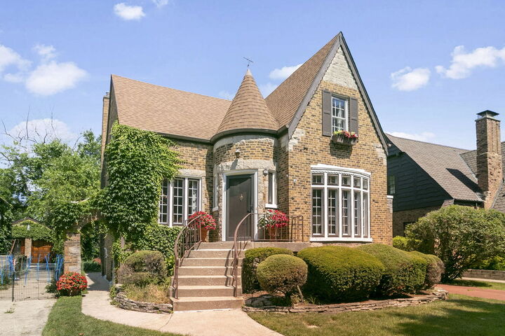 400 Selborne Road  Riverside IL 60546 photo