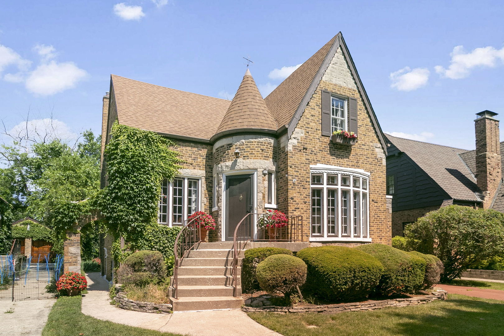Property Photo: 400 Selborne Road IL 60546
