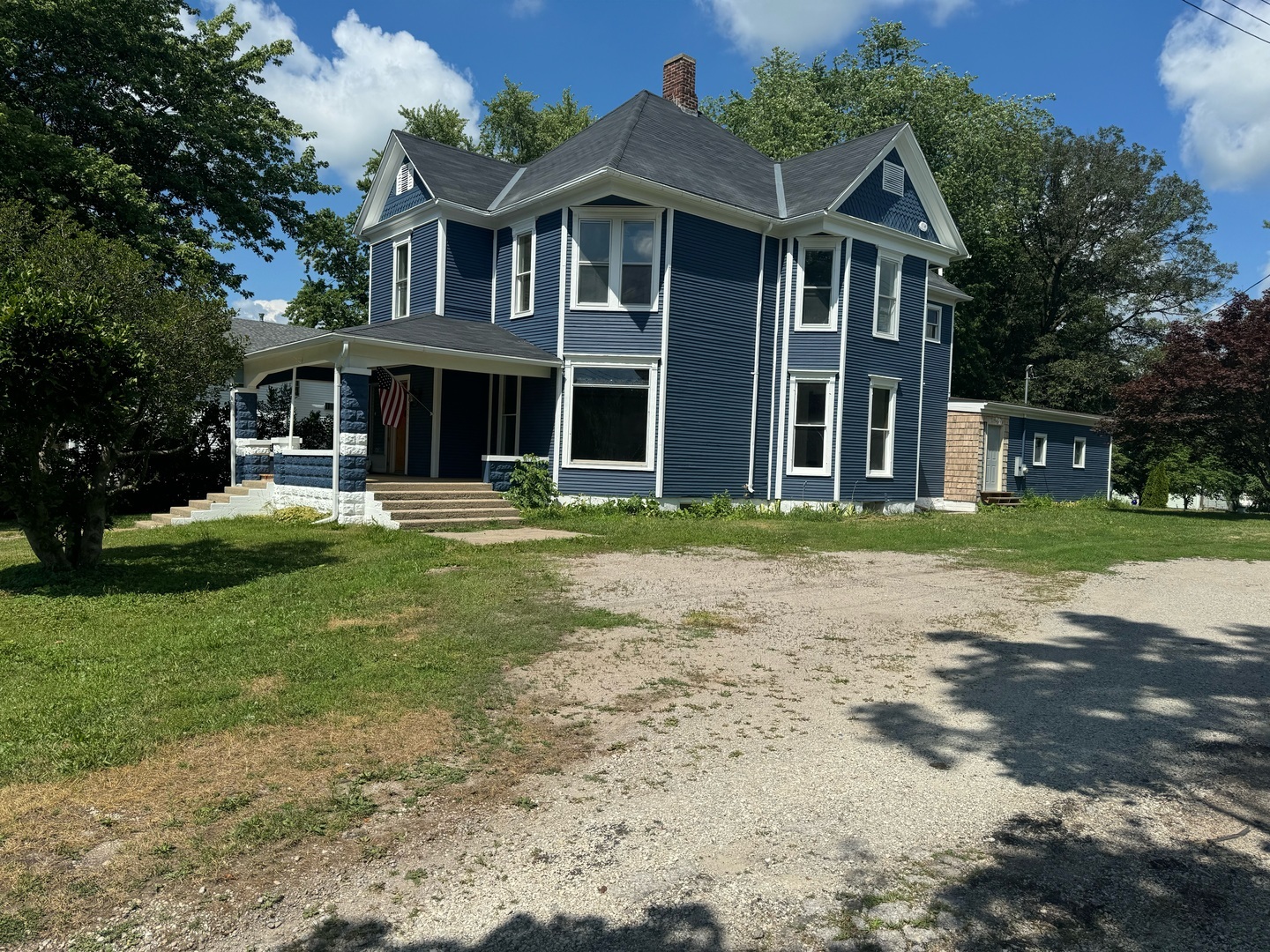 Property Photo: 355 N 5th Street IL 60966