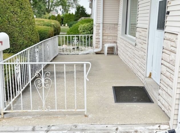 Property Photo: 1429 N Wolf Road IL 60163