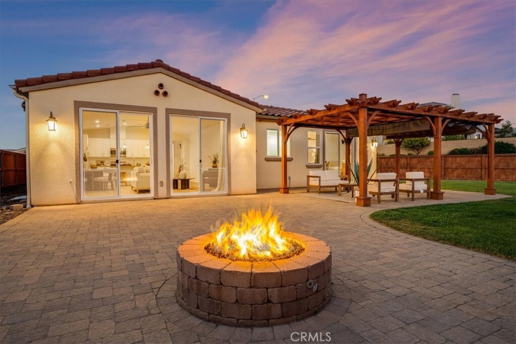 Property Photo:  5813 Foxglove Court  CA 93455 