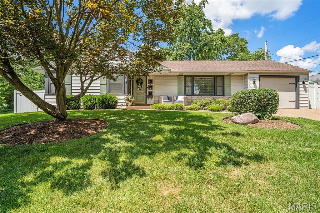 Property Photo: 107 Huntleigh Drive MO 63122
