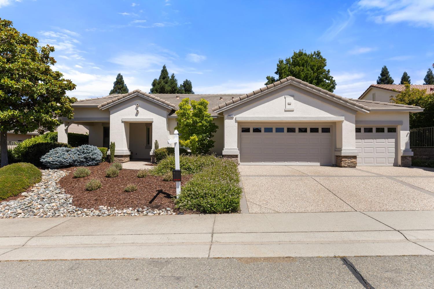 Property Photo: 1422 Stone Hearth Lane CA 95648