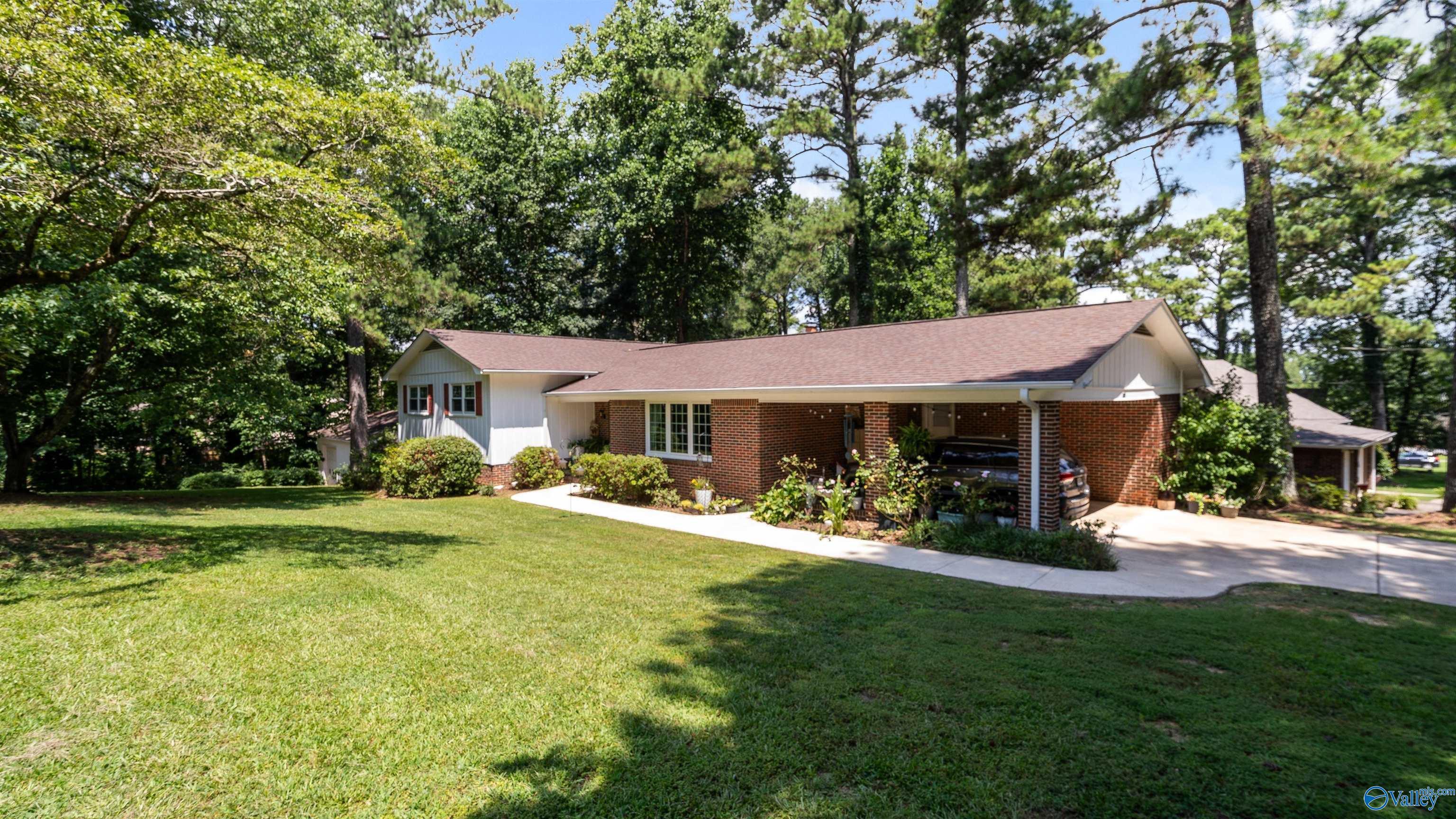 Property Photo:  125 Windy Hill Road  AL 35906 