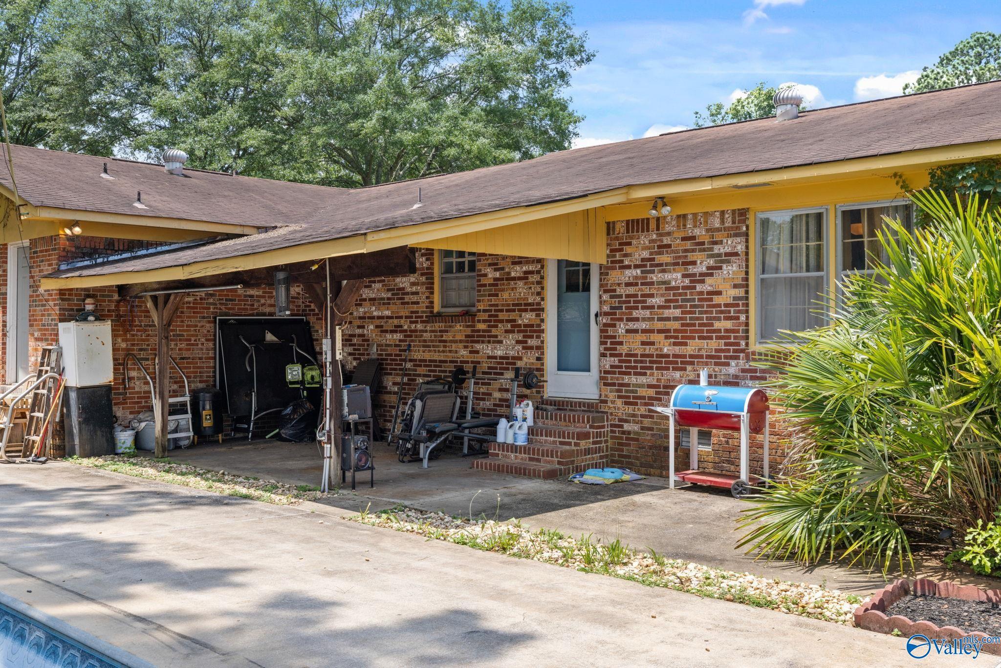 Property Photo:  914 6th Avenue SW SW  AL 35601 