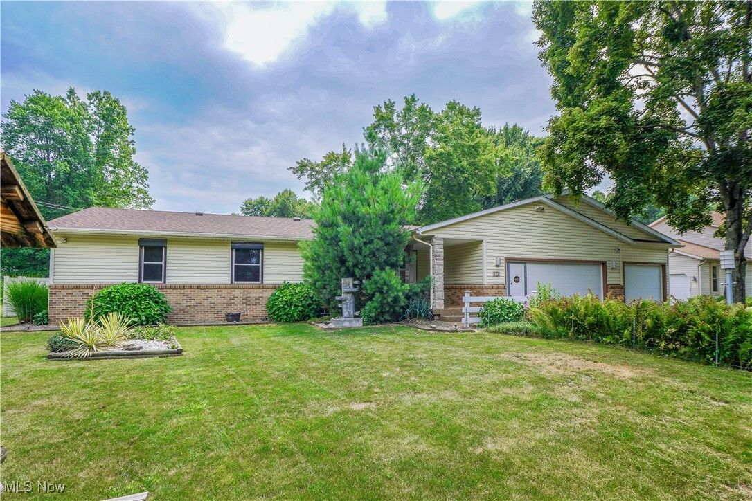 Property Photo: 570 Rawlins Avenue OH 44319