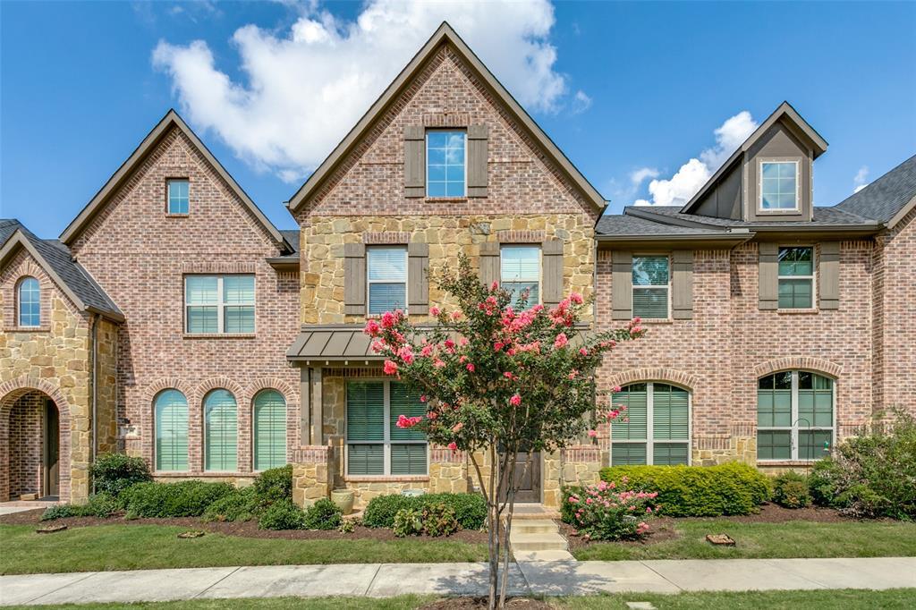 Property Photo: 213 Venice Avenue TX 75028