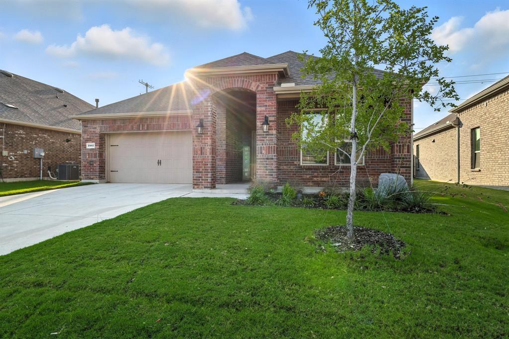 Property Photo: 2907 Trusting Way TX 76227