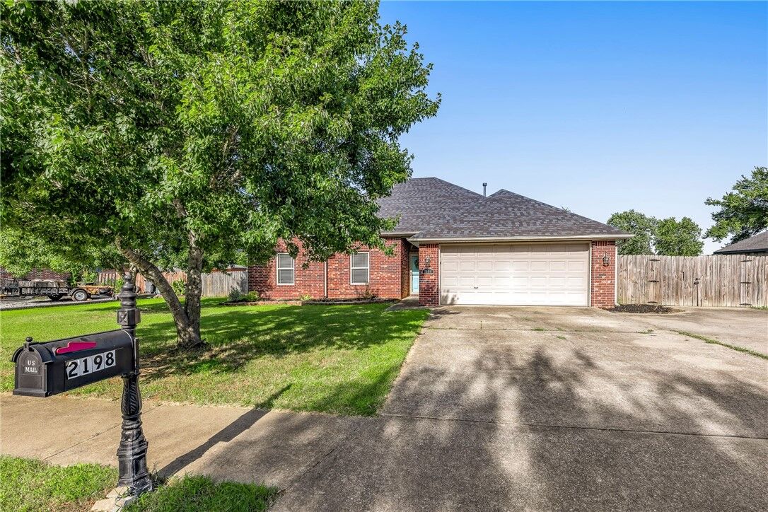 Property Photo:  2198 Meadowbrook Drive  AR 72727 
