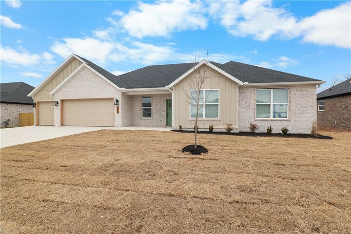 Property Photo: 7818 Teton Trl Avenue AR 72762