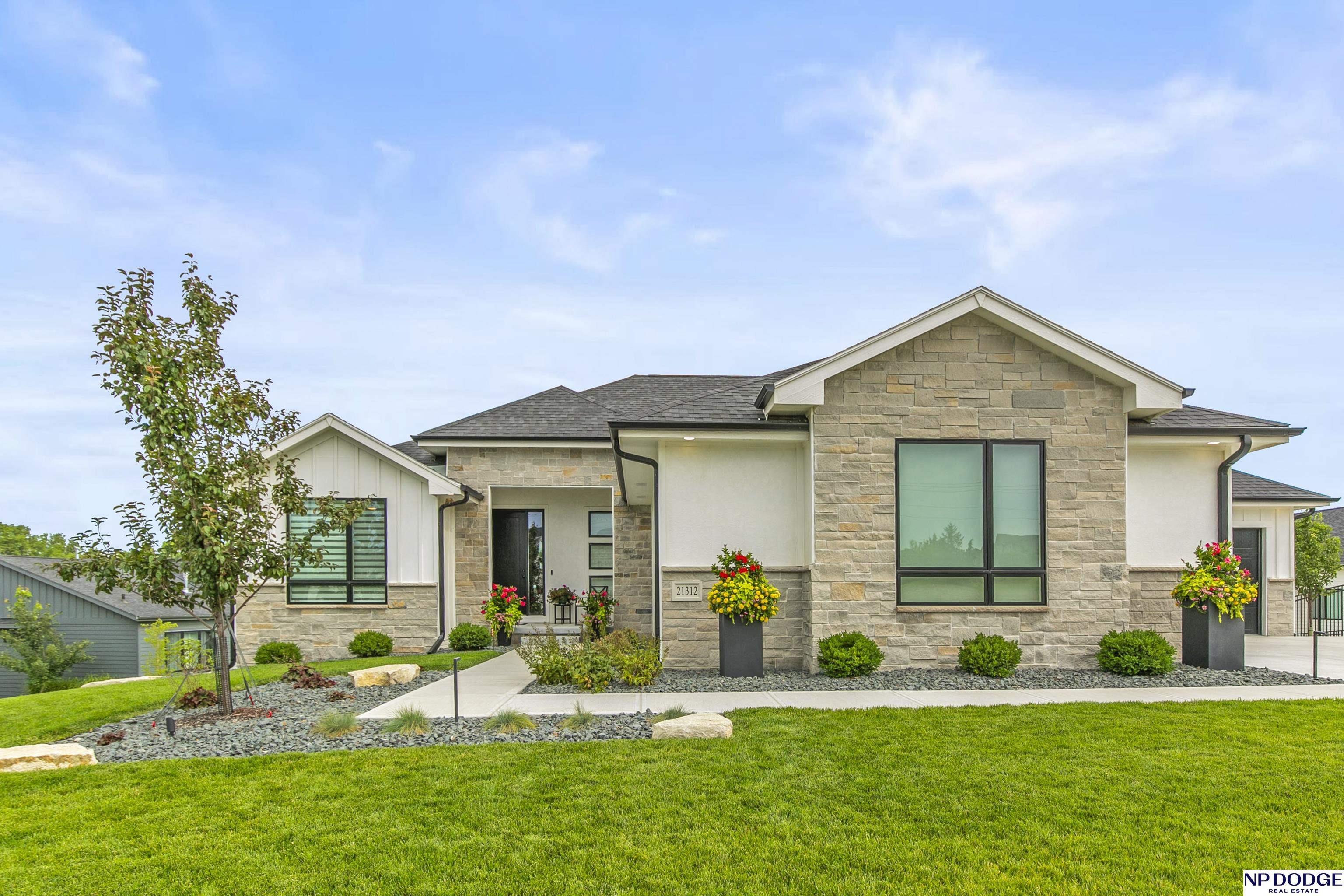 21312 E Street  Omaha NE 68022 photo