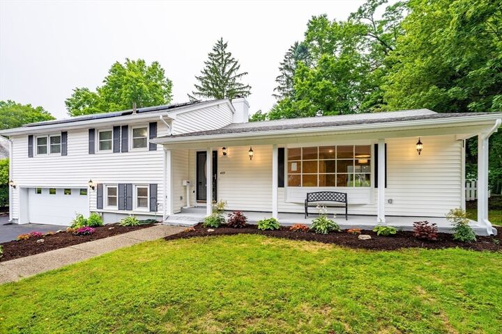 Property Photo:  477 Salisbury St  MA 01609 