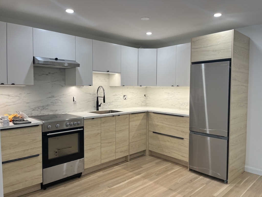 Property Photo: 39 Englewood Ave 18 MA 02135