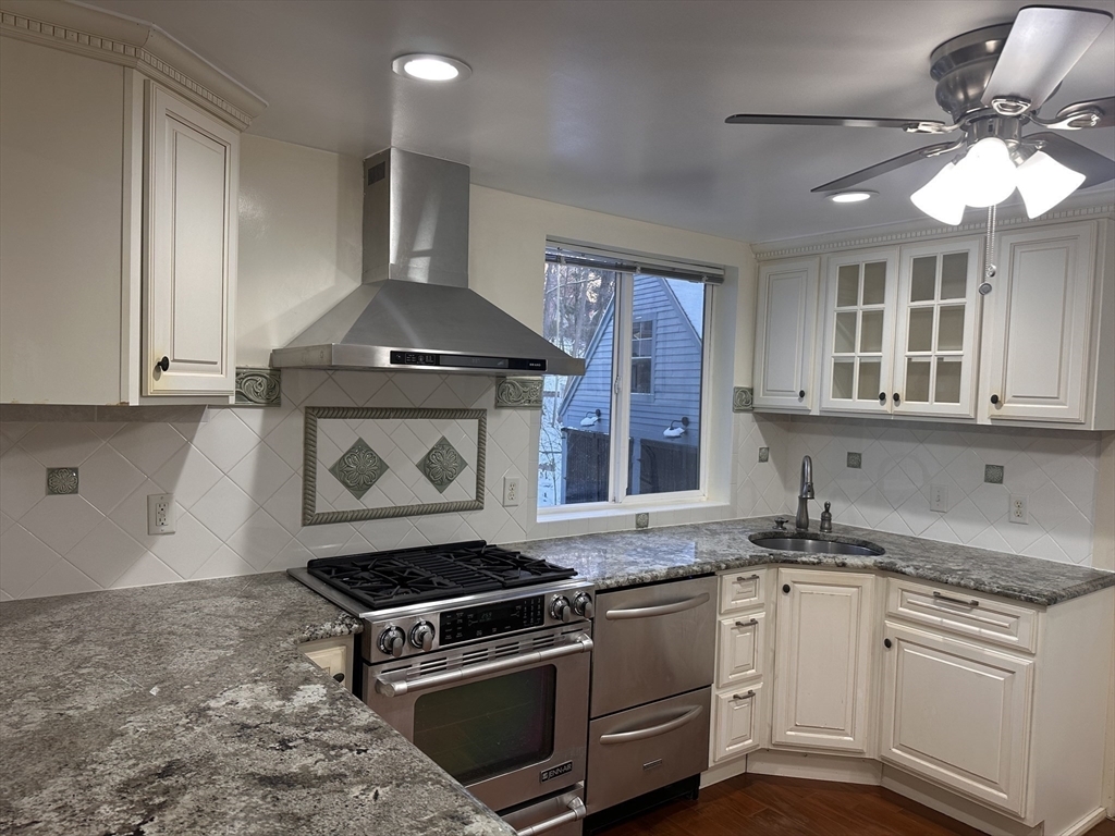 Property Photo: 6 Oakland Cir MA 02481
