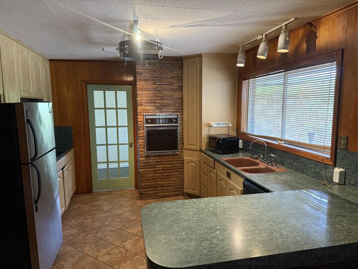 Property Photo: 801 W 8th St LA 70634