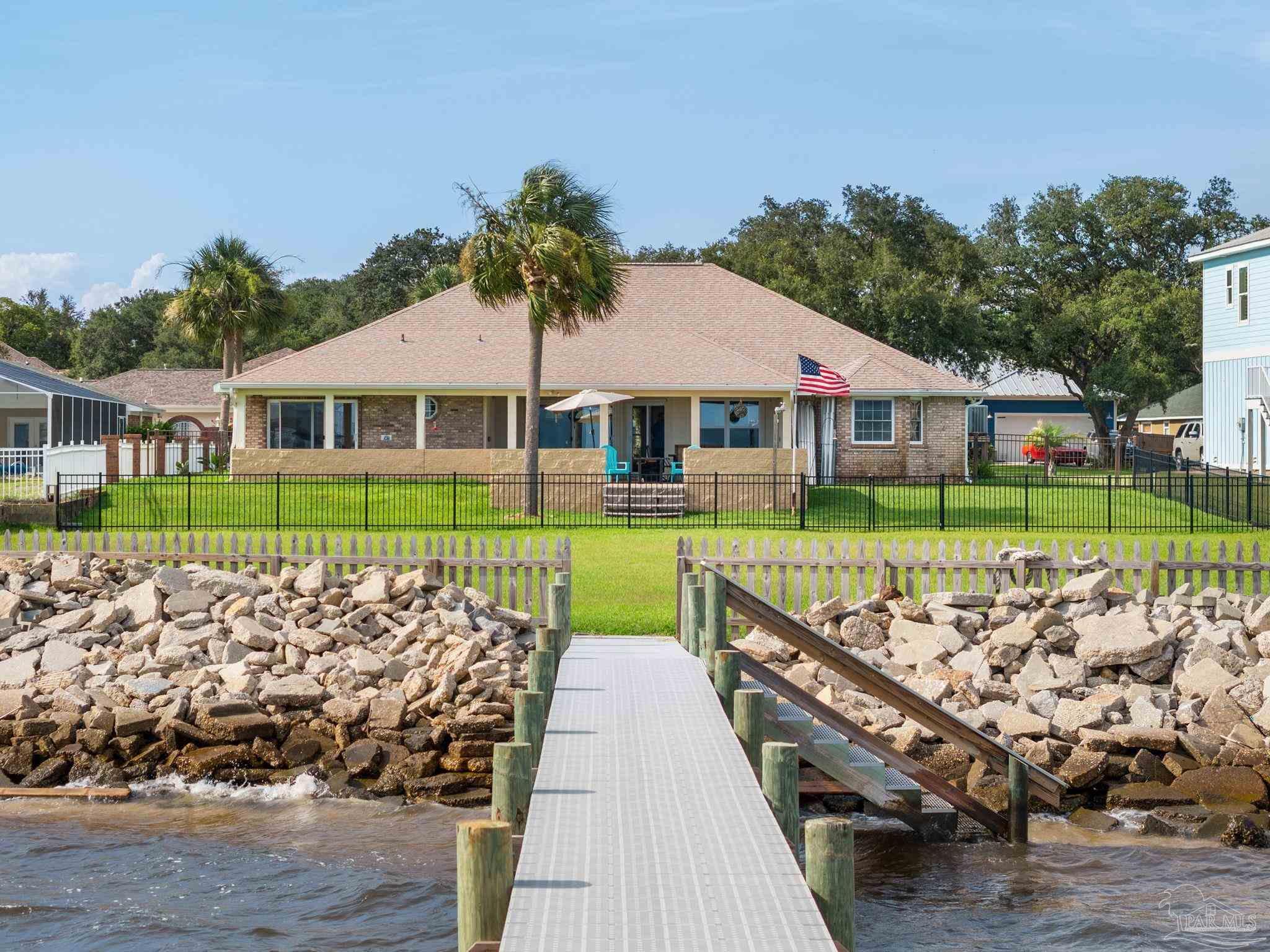 Property Photo: 9275 Lilge Cir FL 32566