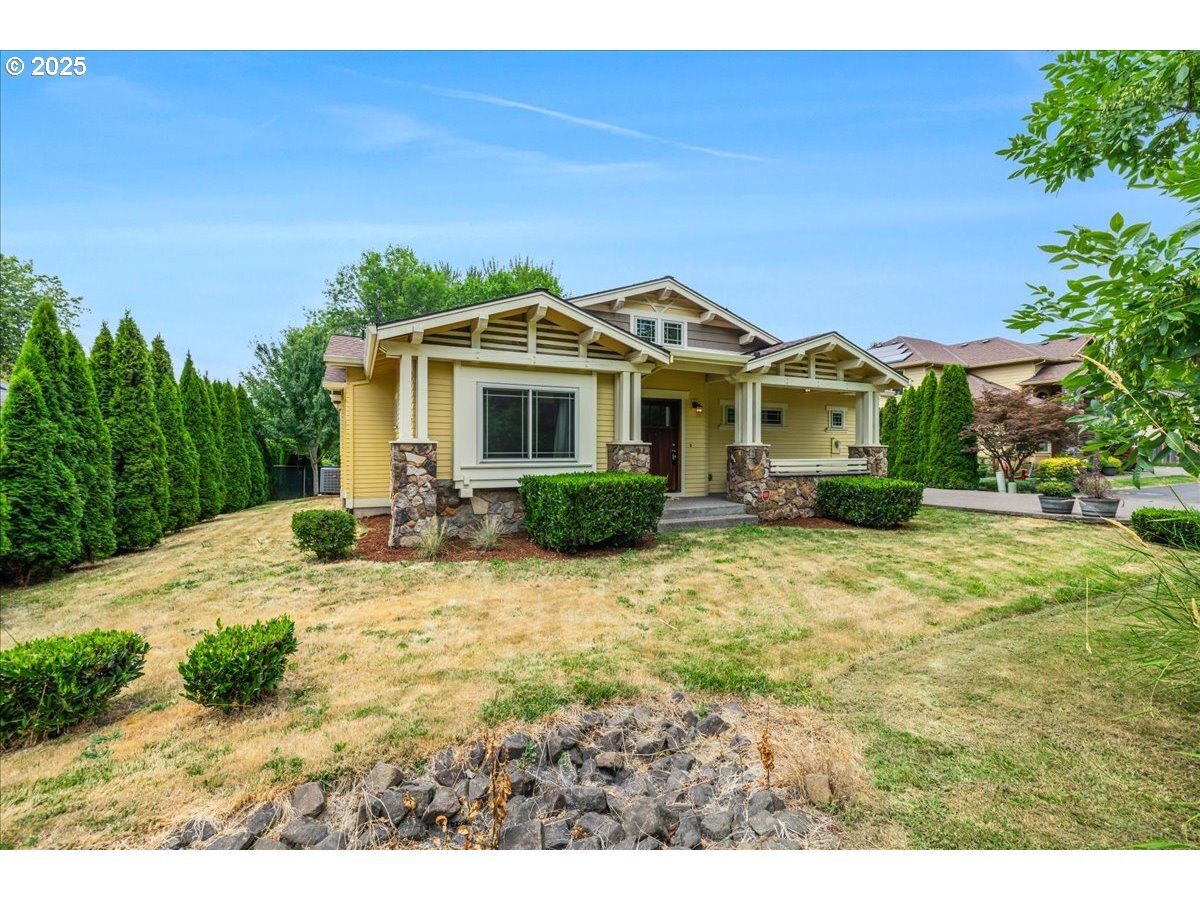 Property Photo: 7524 SW Florence Ln OR 97223