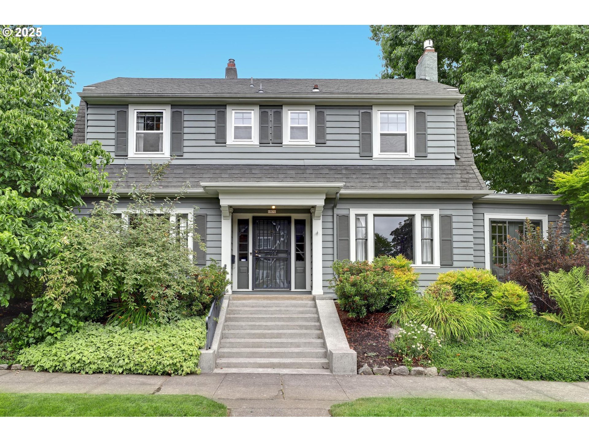 1931 NE Siskiyou St  Portland OR 97212 photo