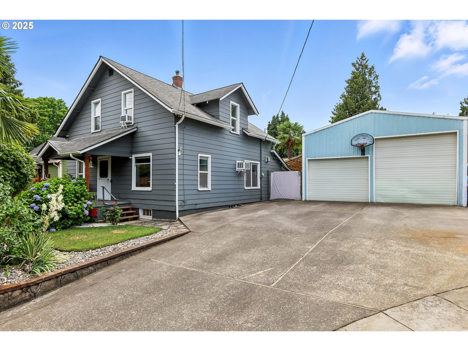 Property Photo:  8014 N Johnswood Dr  OR 97203 