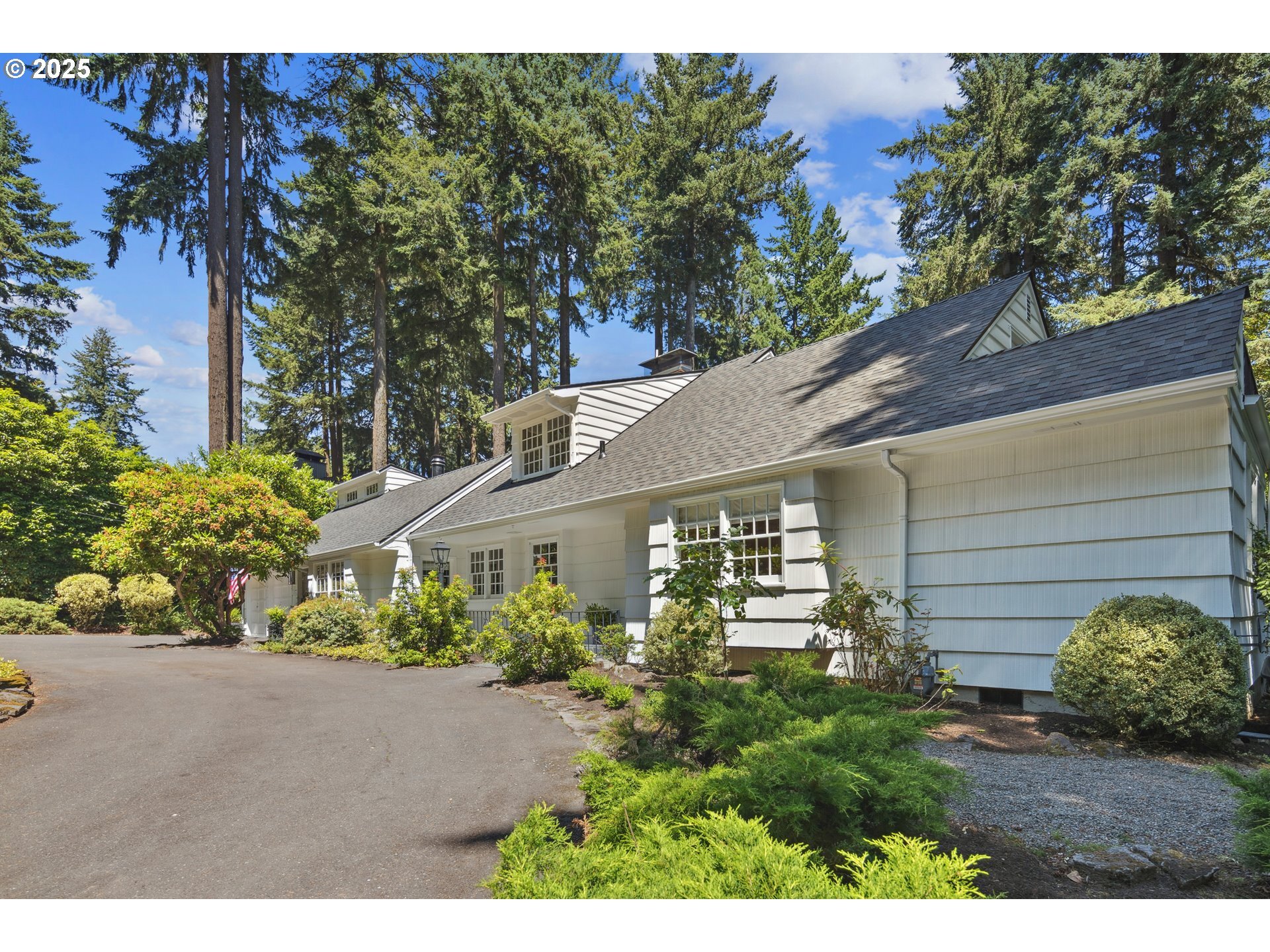 1333 S Palatine Hill Rd  Portland OR 97219 photo