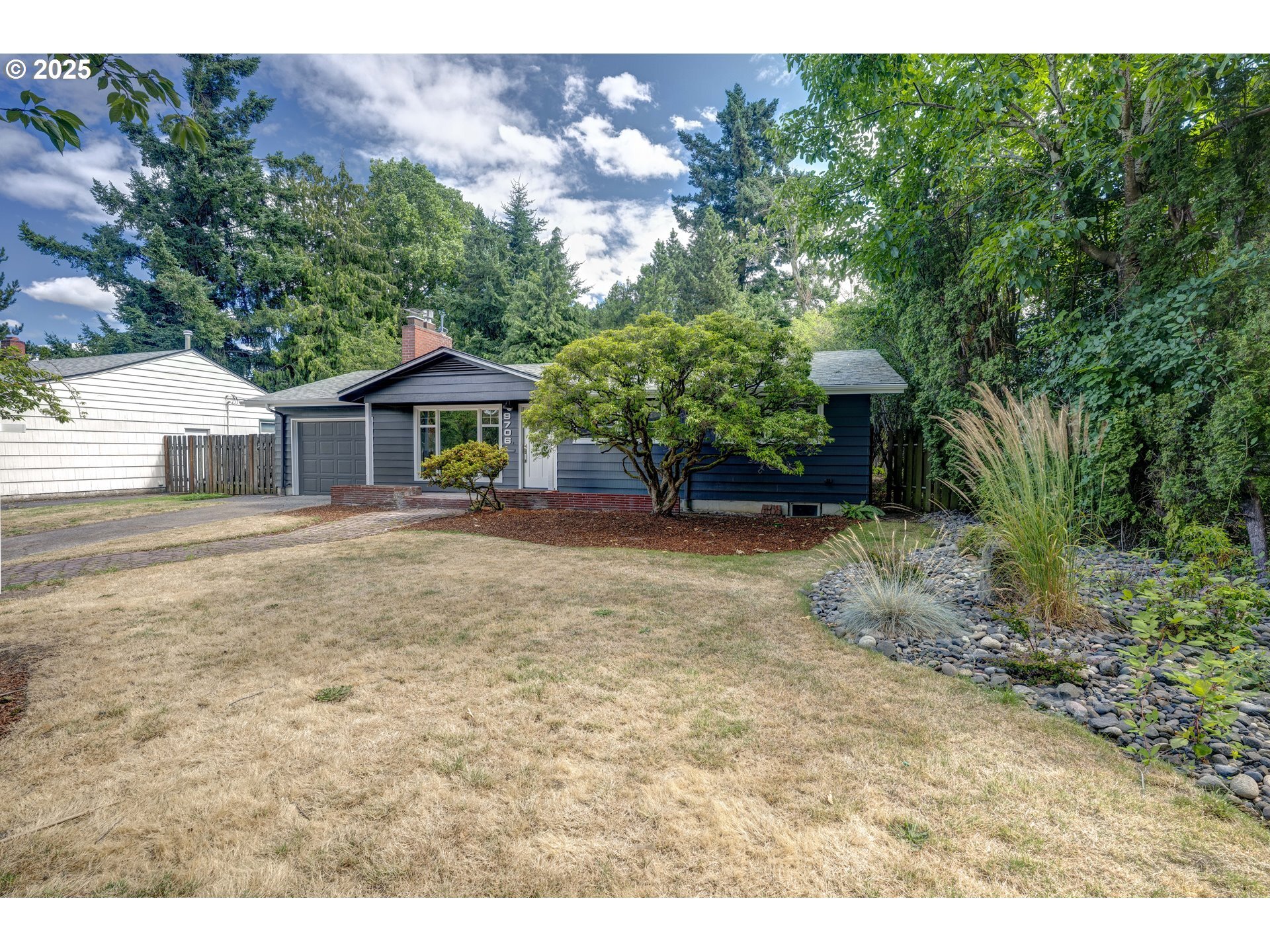 Property Photo: 9706 SE Grant Ct OR 97216