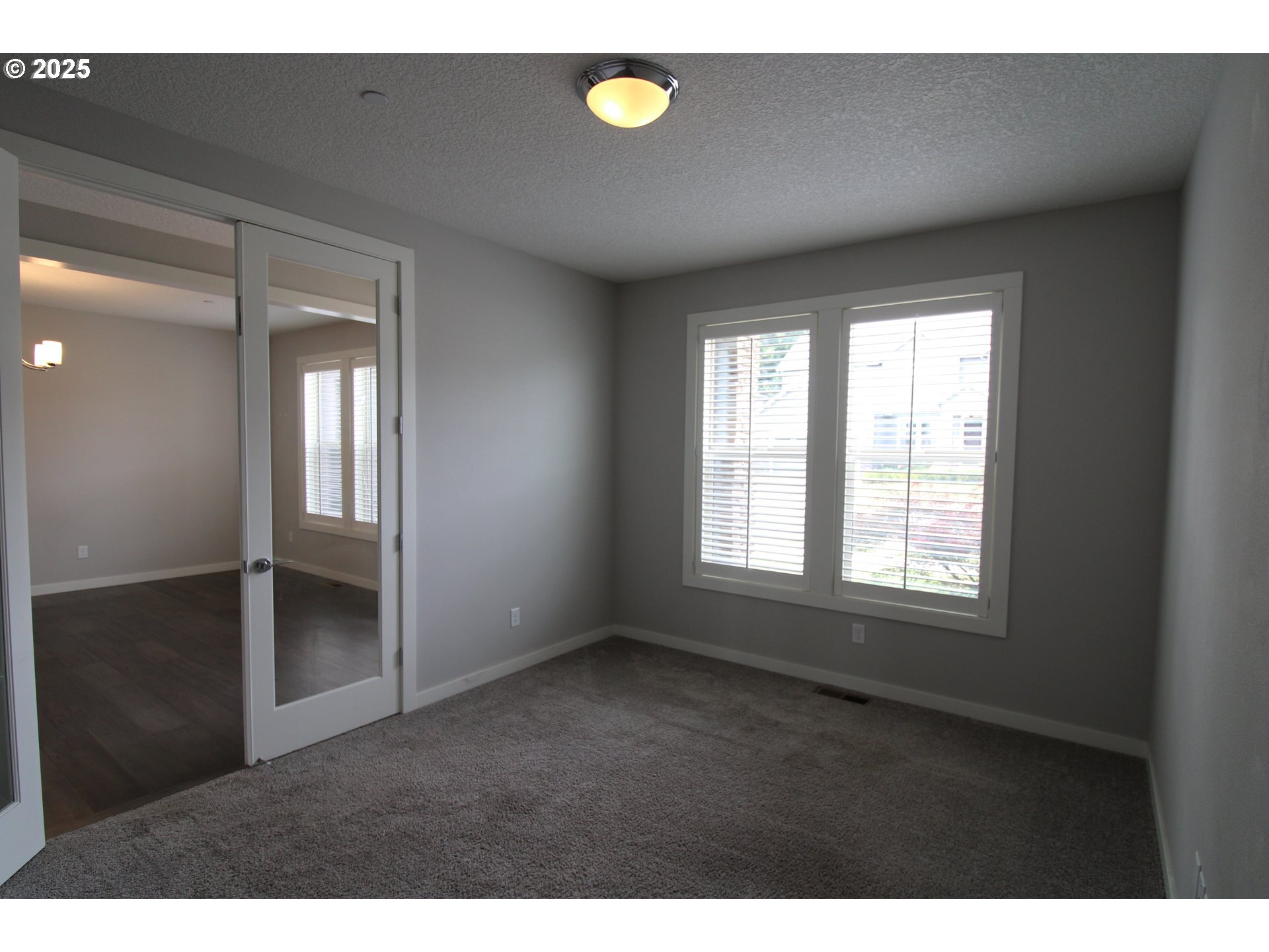 Property Photo: 4014 NE Tacoma Ct WA 98607