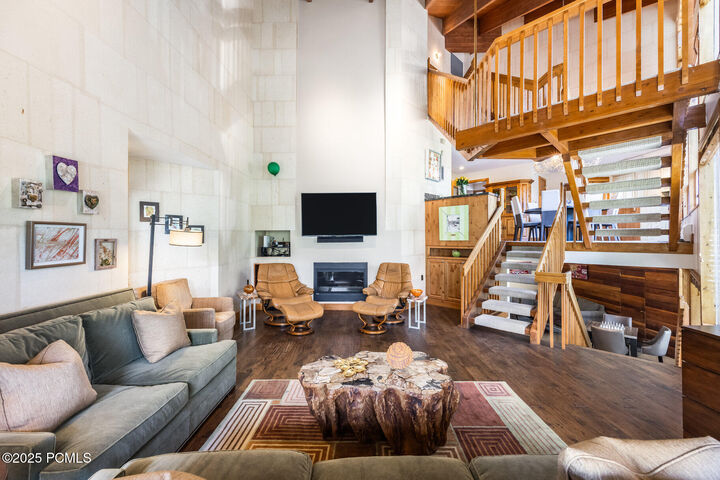 Property Photo: 1308 Pinnacle Court UT 84060