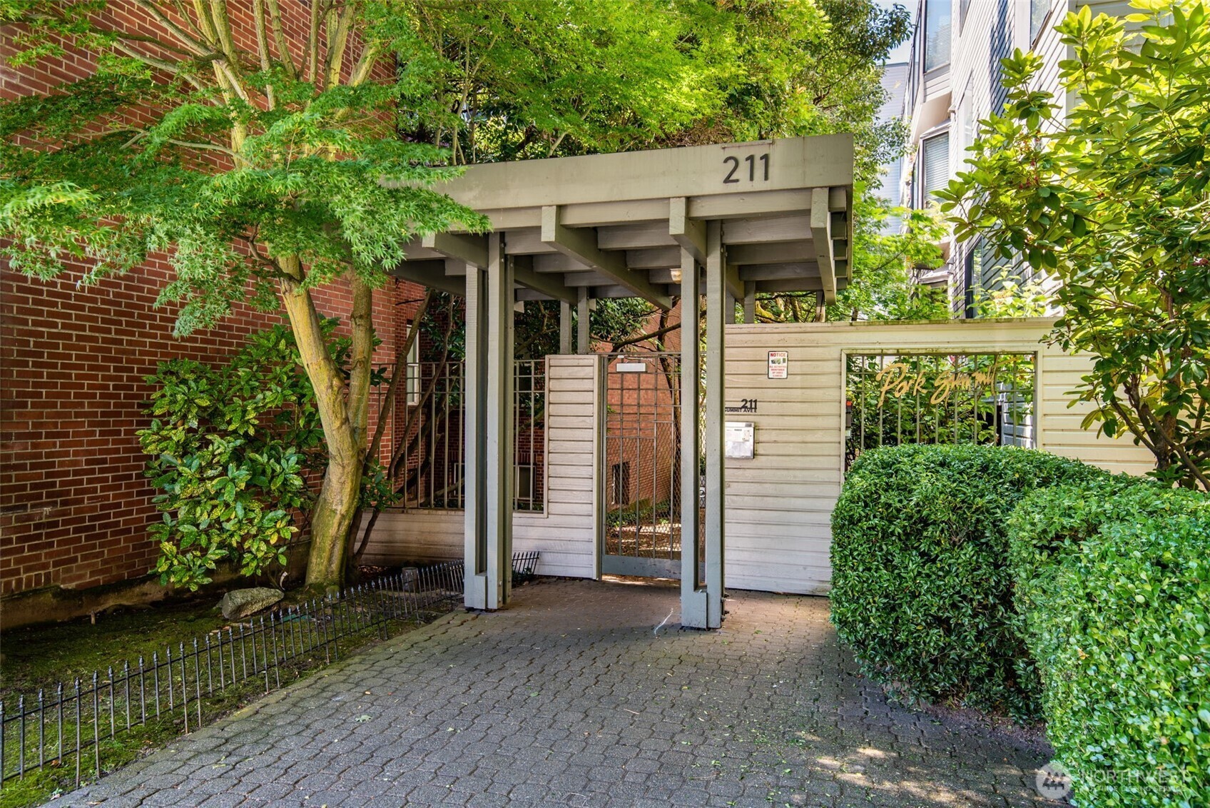 Property Photo: 211 E Summit Avenue S117 WA 98102