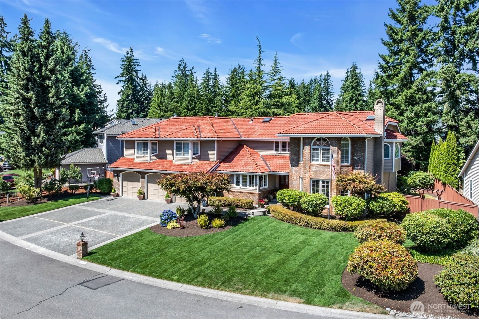 Property Photo:  1123  142nd Place SE  WA 98012 