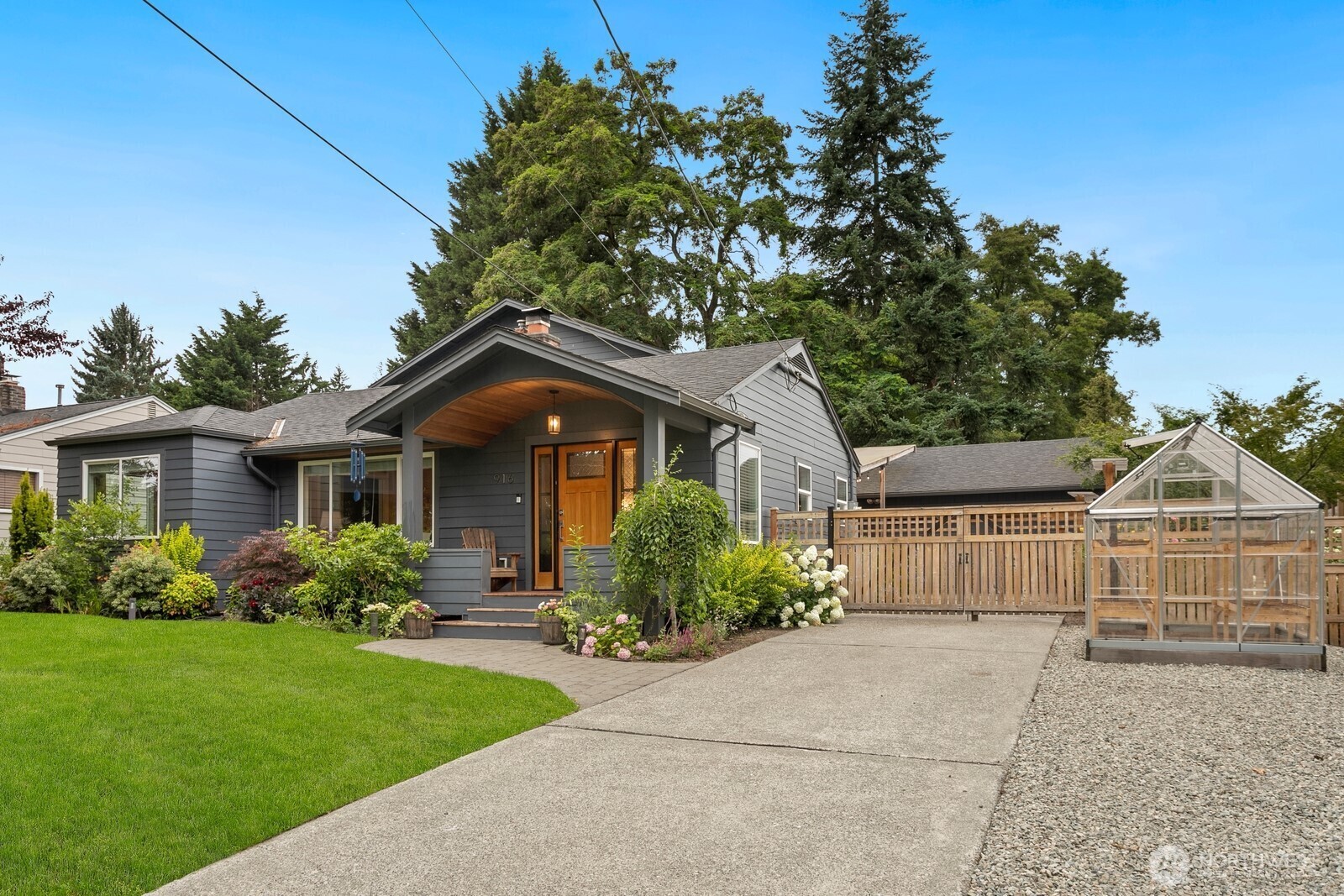 916 NE 117th Street  Seattle WA 98125 photo