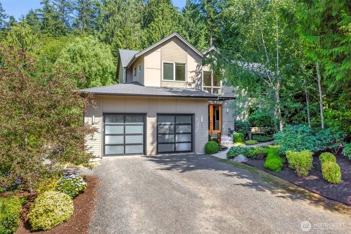Property Photo: 9310 Hemlock Avenue NE WA 98110