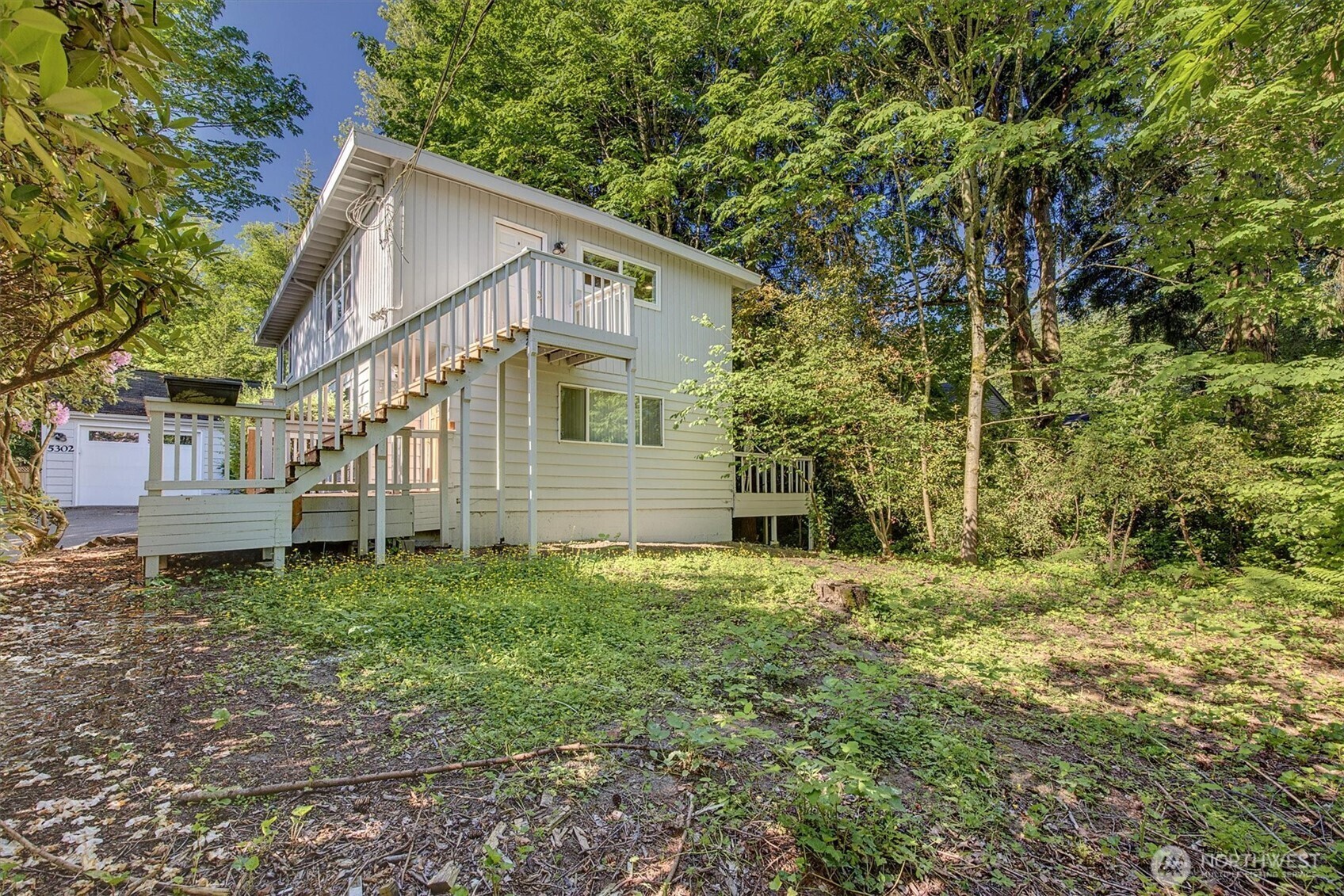 Property Photo: 5302 212 Street SW WA 98043