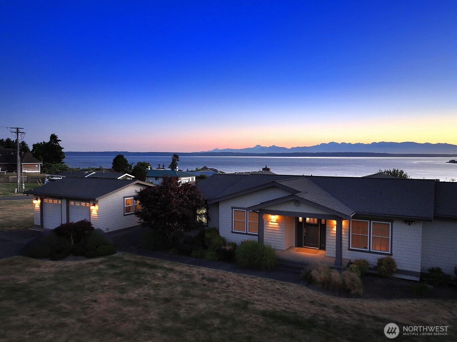 8238  Maritime Drive  Clinton WA 98236 photo