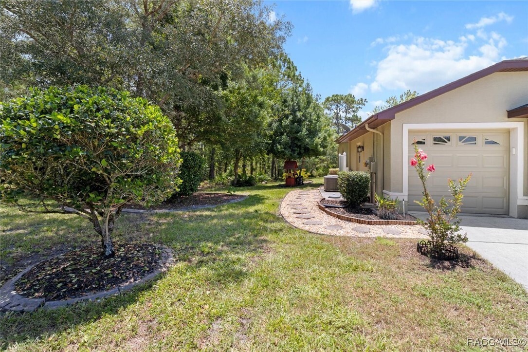 Property Photo: 1 Plumbago Drive FL 34446