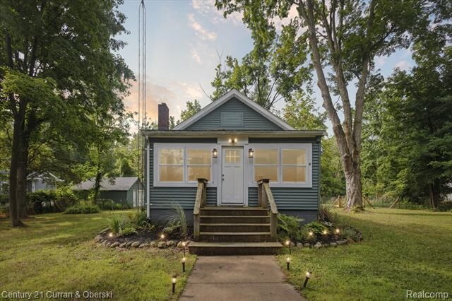 7840 Forest Beach Road  Watervliet MI 49098 photo