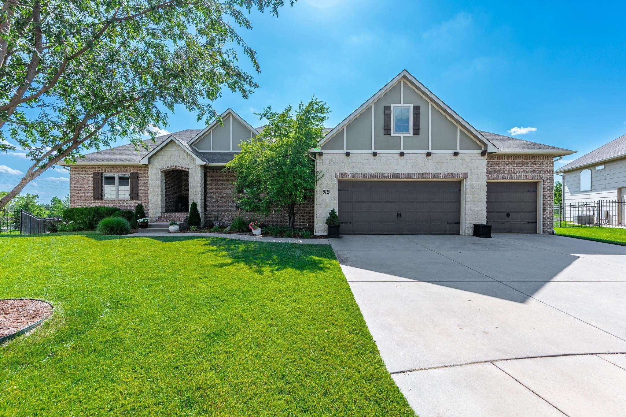 Property Photo: 9729 W Westlakes Ct KS 67205