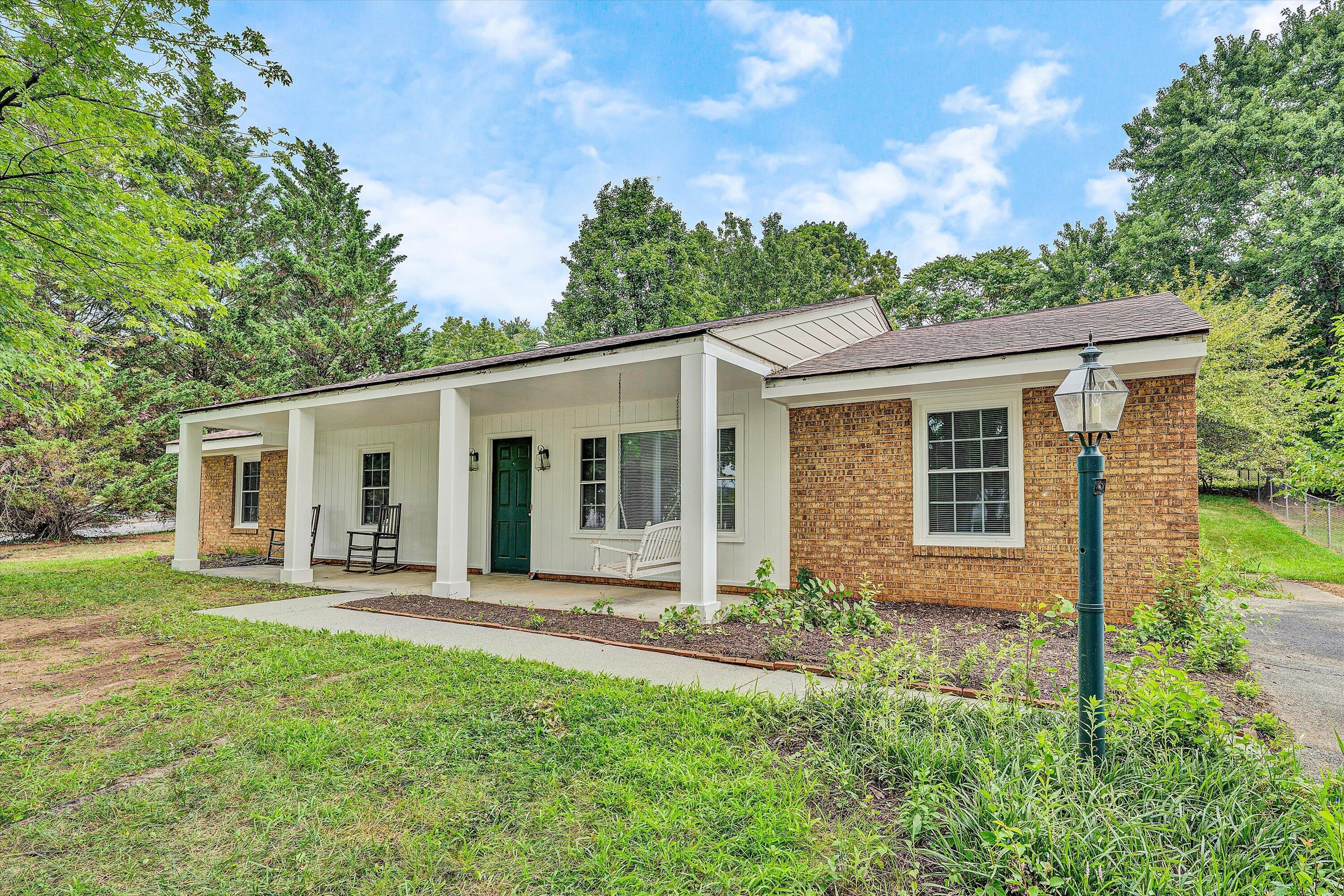 221 Spring Grove Dr  Vinton VA 24179 photo