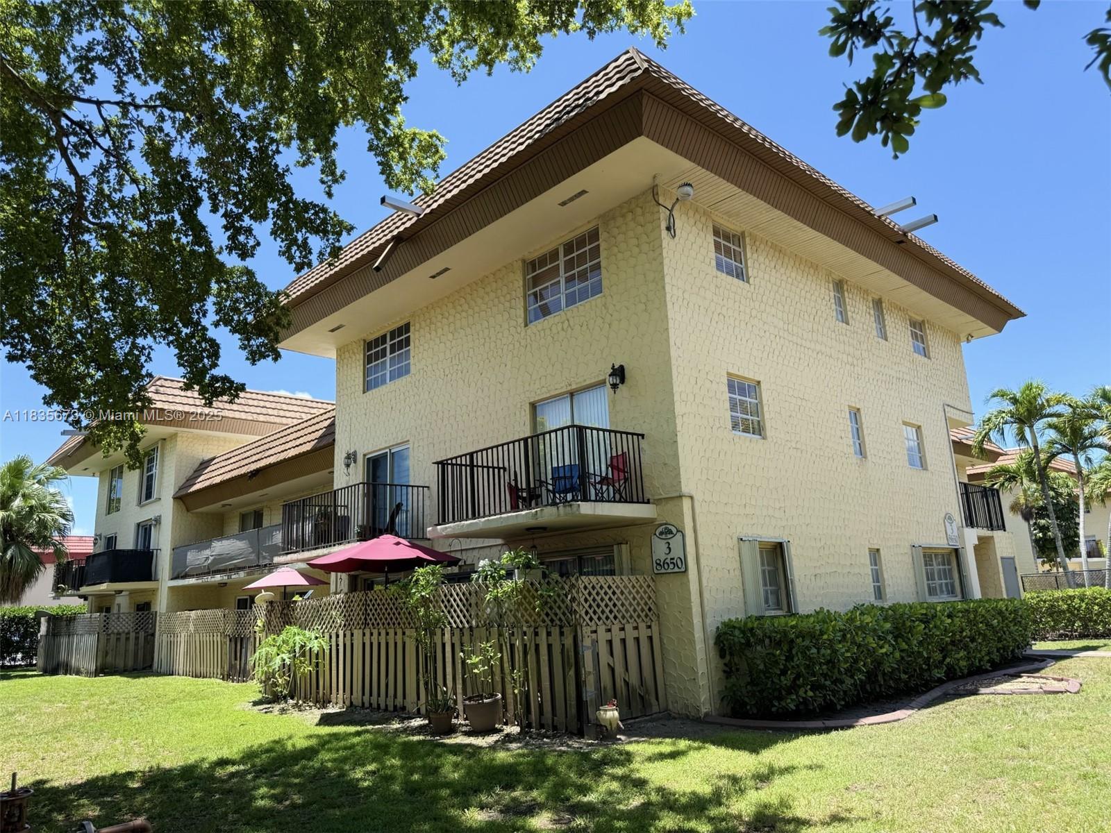 8650 SW 109th Ave 3-112  Miami FL 33173 photo